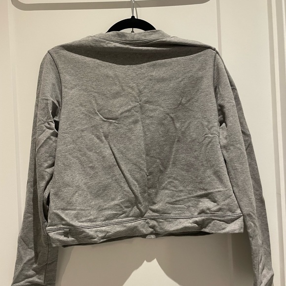 Cropped grey lululemon sweater - Picture 2 of 3